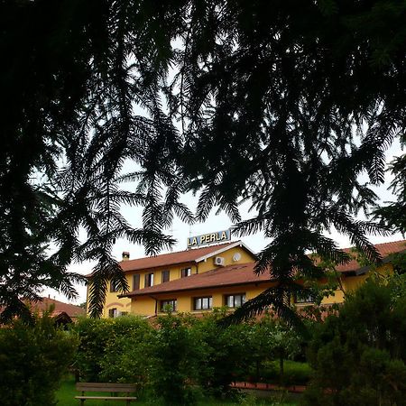 Hotel Ristorante La Perla Varallo Pombia المظهر الخارجي الصورة