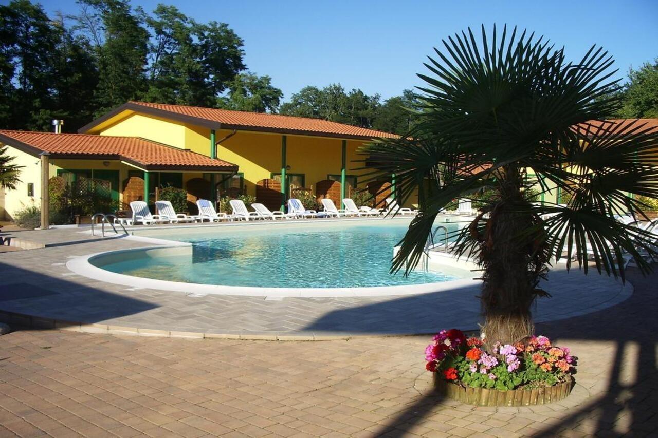 Hotel Ristorante La Perla Varallo Pombia المظهر الخارجي الصورة