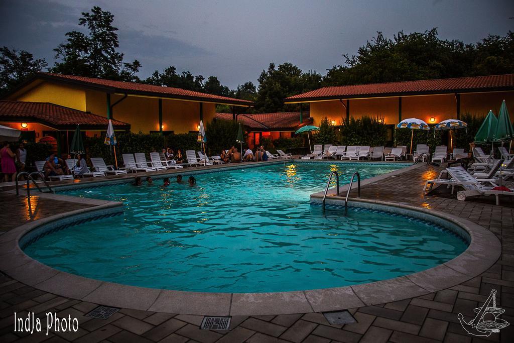 Hotel Ristorante La Perla Varallo Pombia المظهر الخارجي الصورة