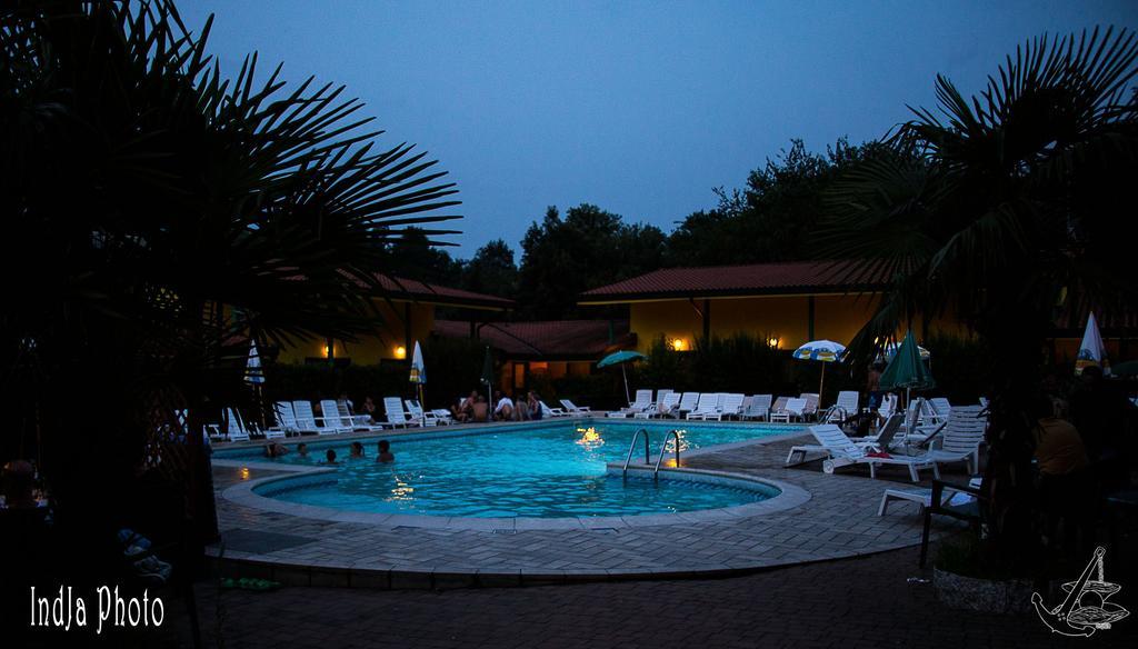 Hotel Ristorante La Perla Varallo Pombia المظهر الخارجي الصورة
