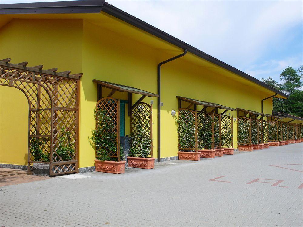 Hotel Ristorante La Perla Varallo Pombia المظهر الخارجي الصورة