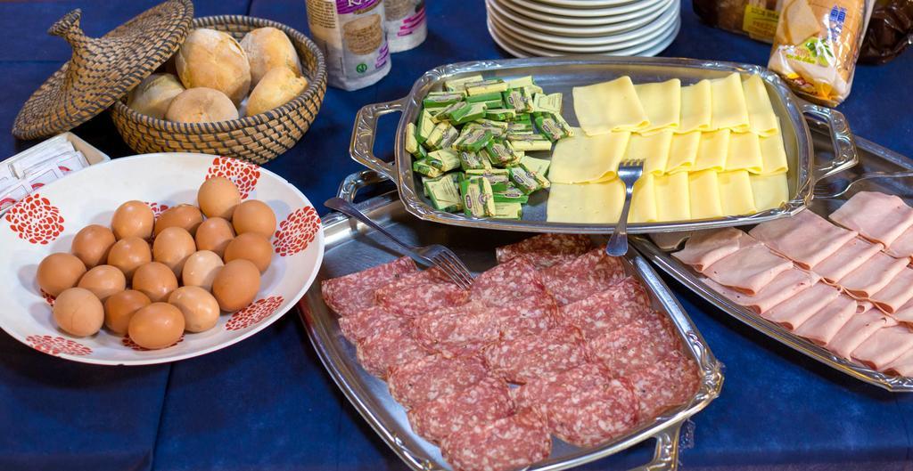 Hotel Ristorante La Perla Varallo Pombia المظهر الخارجي الصورة