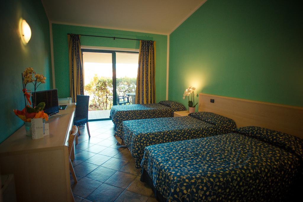 Hotel Ristorante La Perla Varallo Pombia المظهر الخارجي الصورة