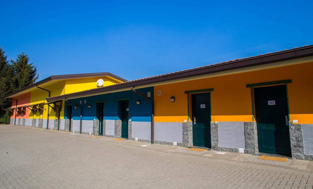 Hotel Ristorante La Perla Varallo Pombia المظهر الخارجي الصورة