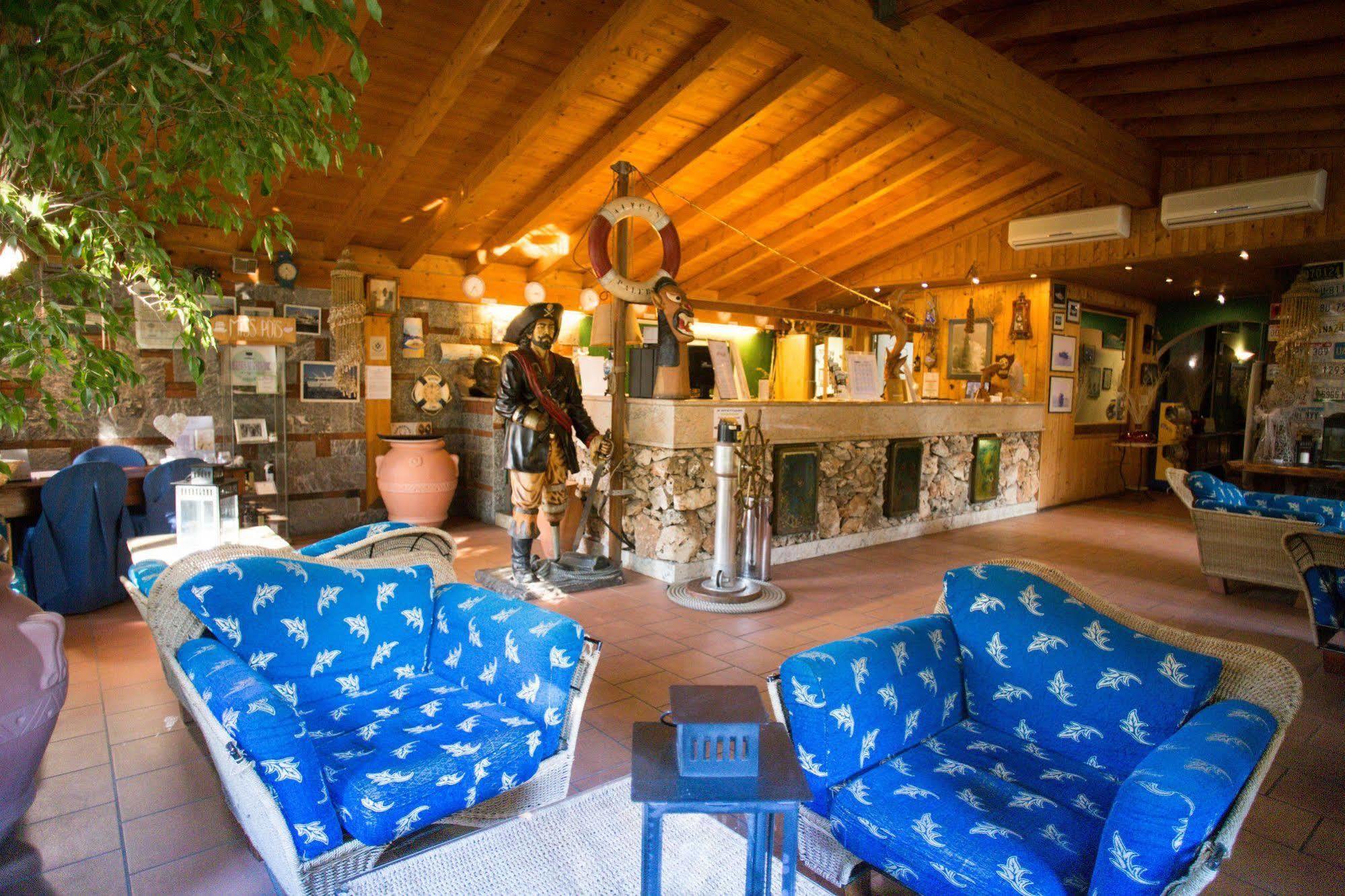 Hotel Ristorante La Perla Varallo Pombia المظهر الخارجي الصورة