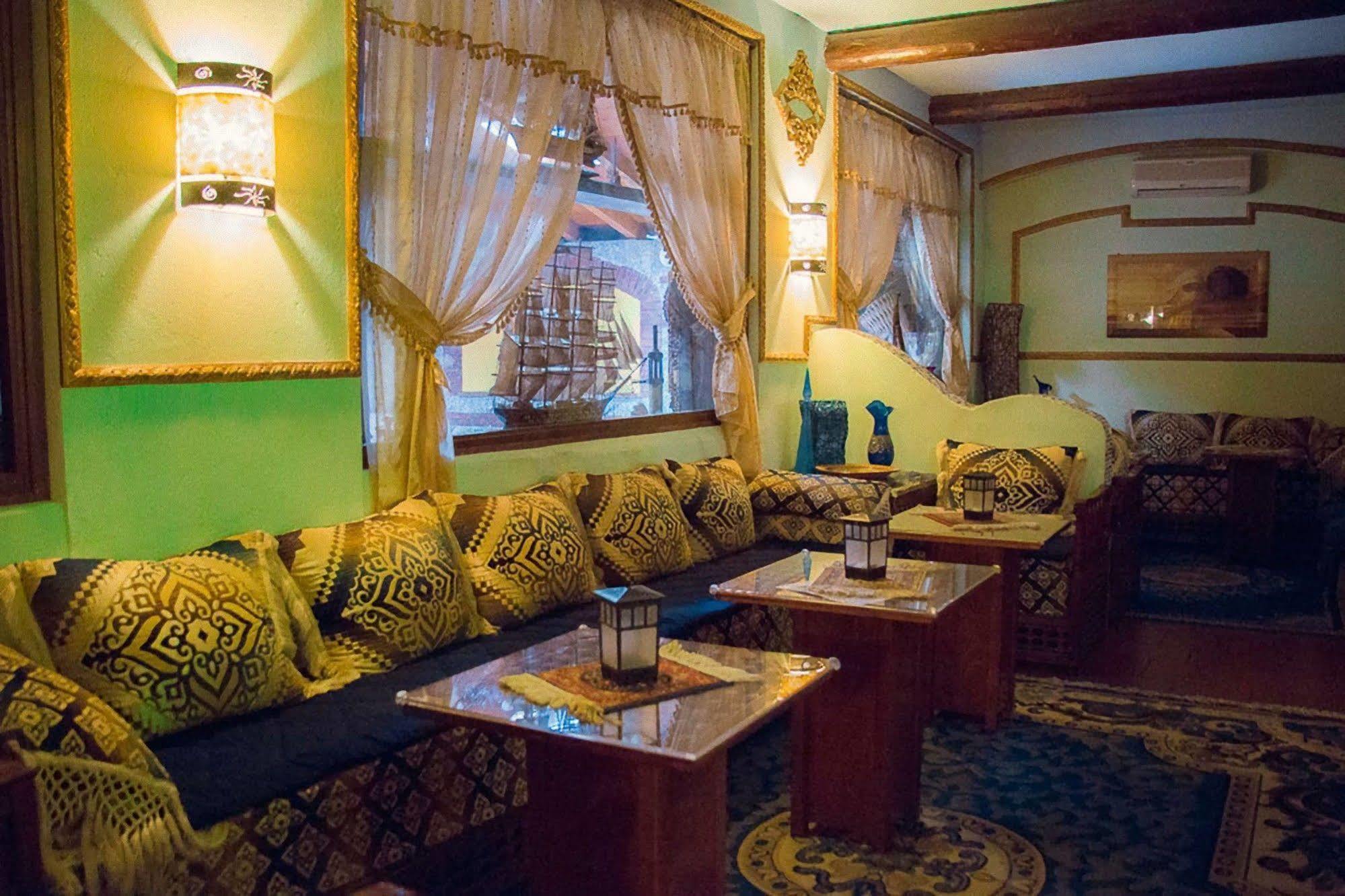 Hotel Ristorante La Perla Varallo Pombia المظهر الخارجي الصورة